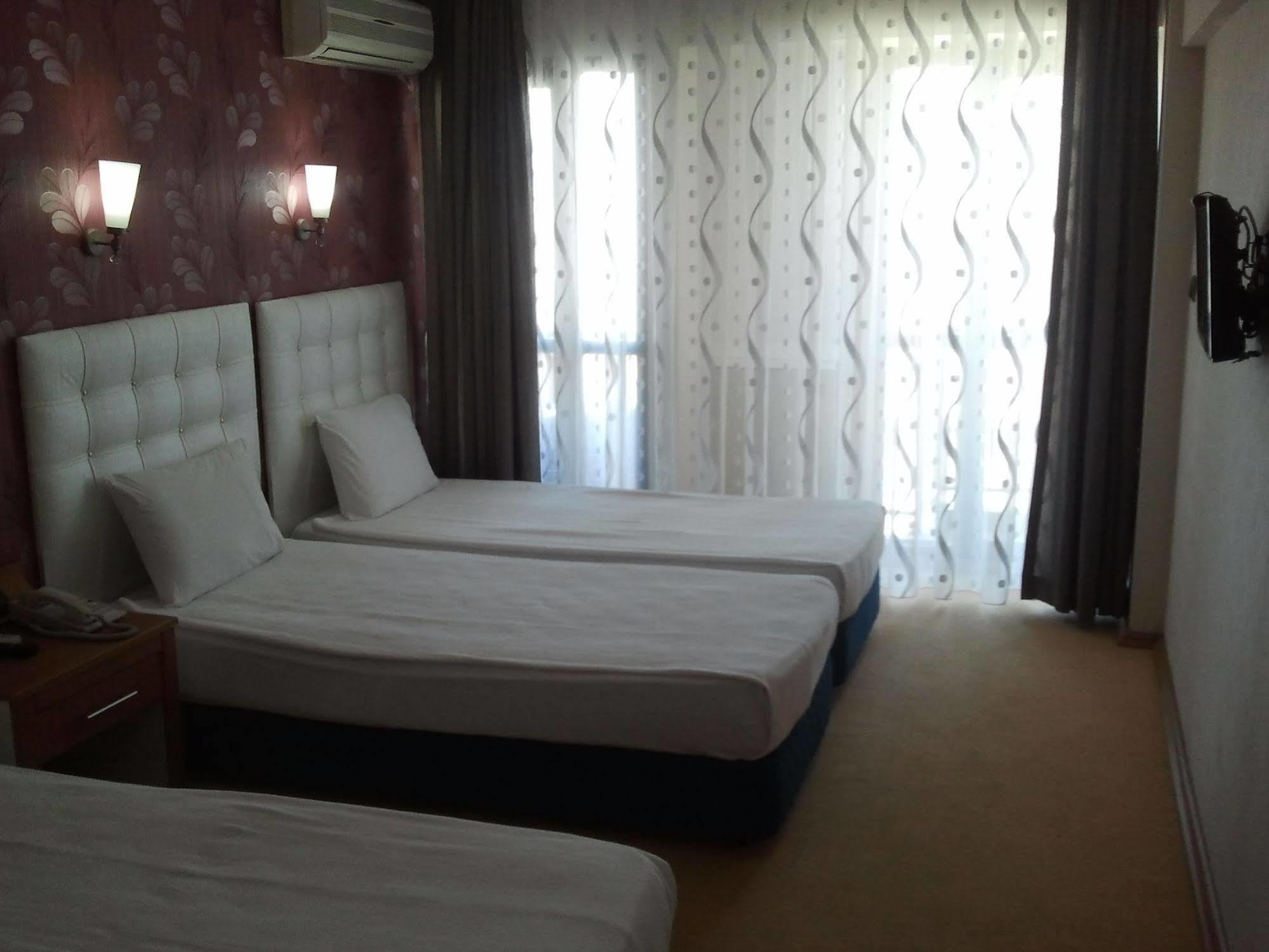 Hotel Kocaman Σμύρνη Εξωτερικό φωτογραφία