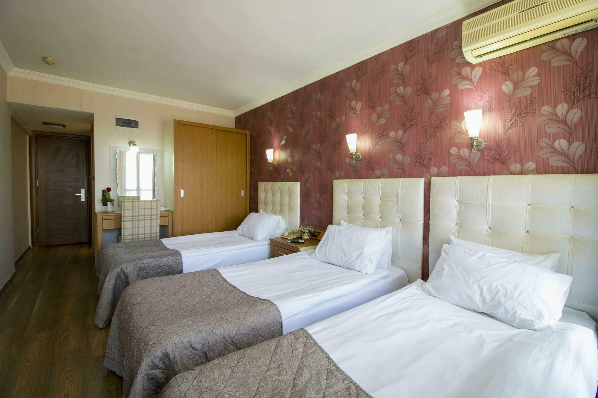 Hotel Kocaman Σμύρνη Εξωτερικό φωτογραφία