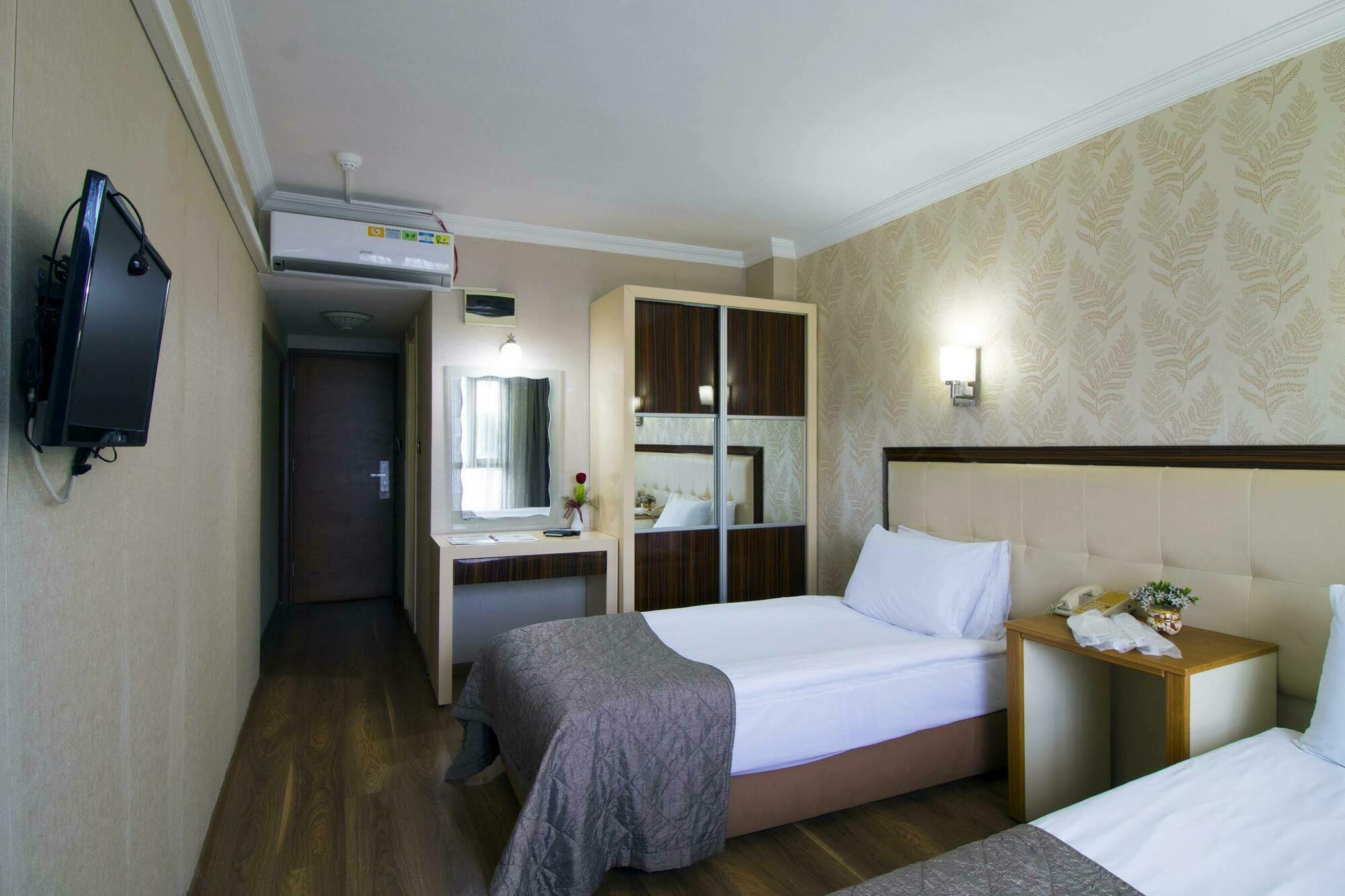 Hotel Kocaman Σμύρνη Εξωτερικό φωτογραφία